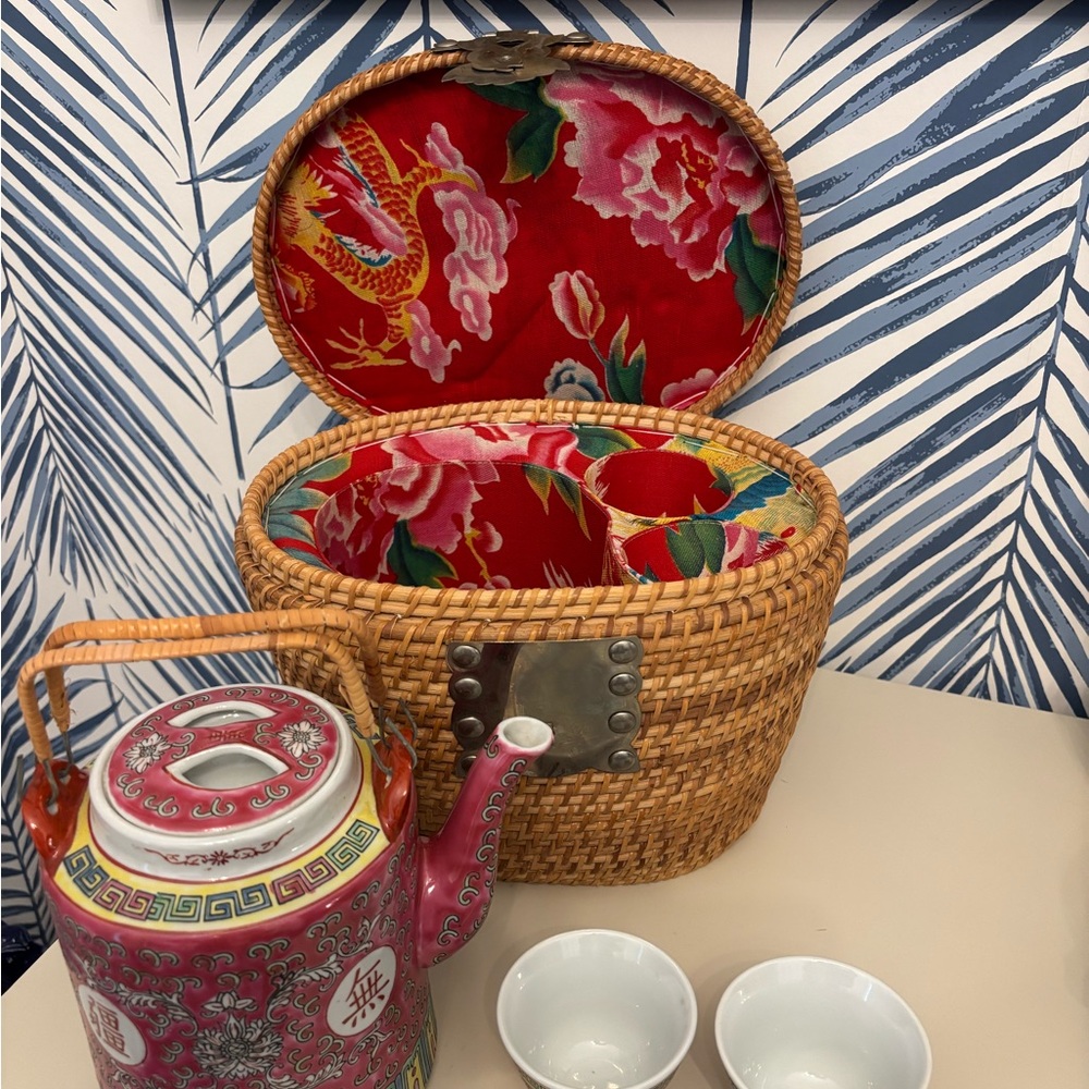 Chinoiserie Chinese Teapot Set with Wicker Basket - Picture 2 of 5